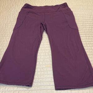 HEALTHYOGA WOMENS SIZE XL Purple Cropped Yoga Pants